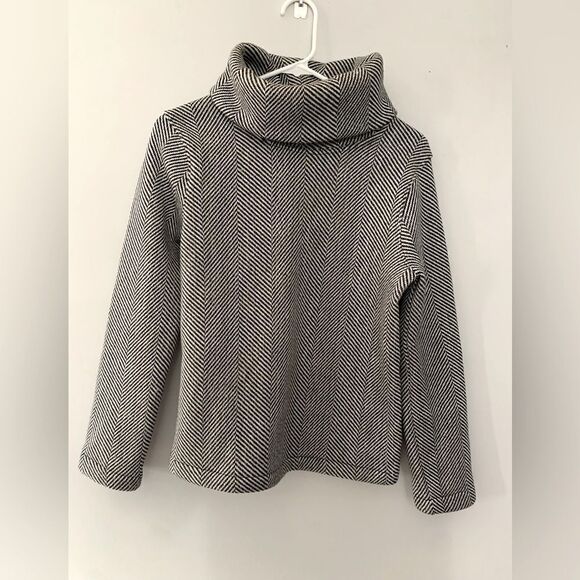 J. Crew Turtleneck Sweatshirt Sweater Zig Zag Pattern White Black Size S - Picture 1 of 9